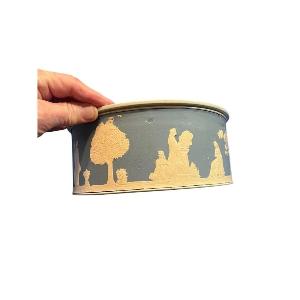 Vintage Atlantic Can Co Blue & White Wedgwood‎ Style Tin Round Embossed